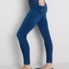 Essential-malliset keskikorkeat skinny-farkut | tavallinen