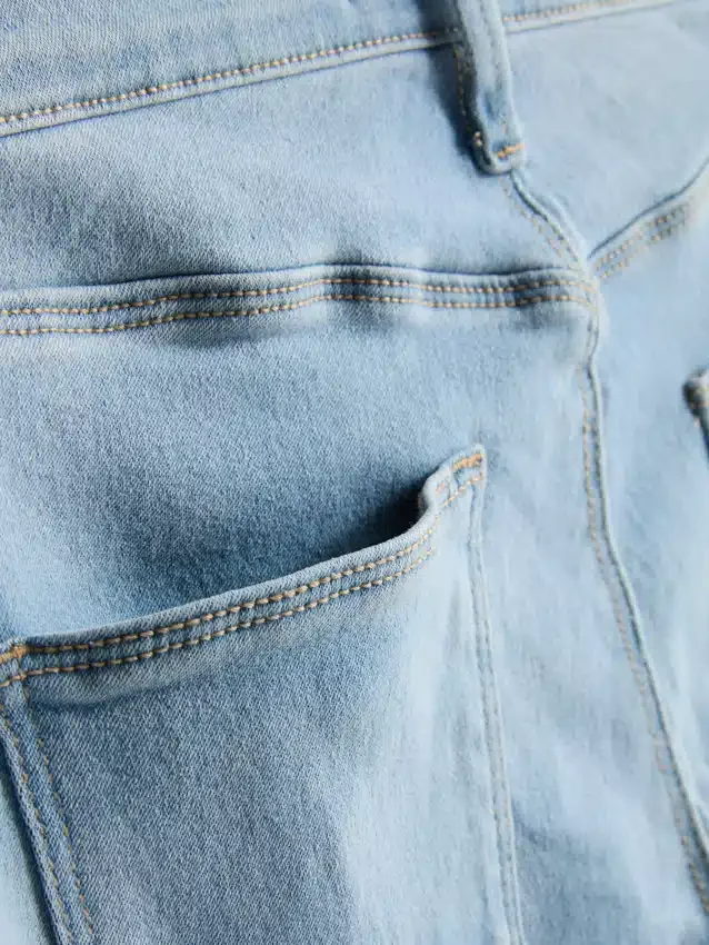 Essential-malliset keskikorkeat skinny-farkut | tavallinen