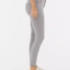 Essential-malliset keskikorkeat skinny-farkut | tavallinen