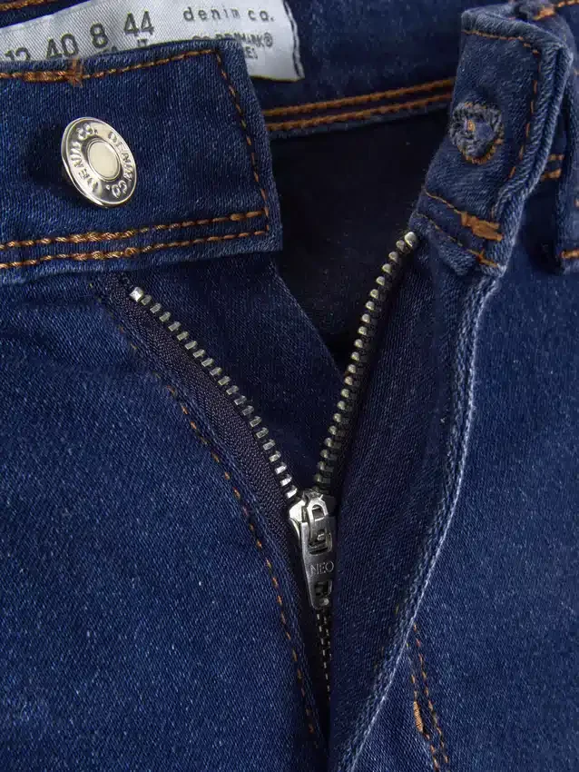 Essential-malliset keskikorkeat skinny-farkut | tavallinen
