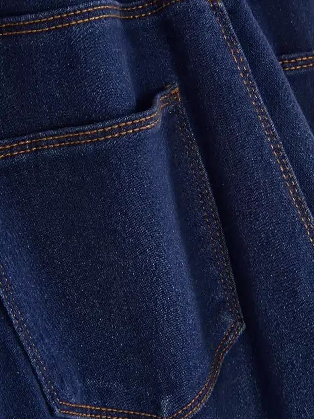 Essential-malliset keskikorkeat skinny-farkut | tavallinen