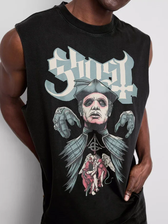 Ghost-lyhythihainen t-paita