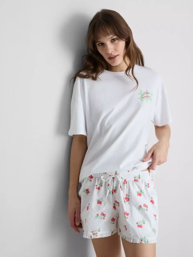 Graafinen pyjaman yläosa