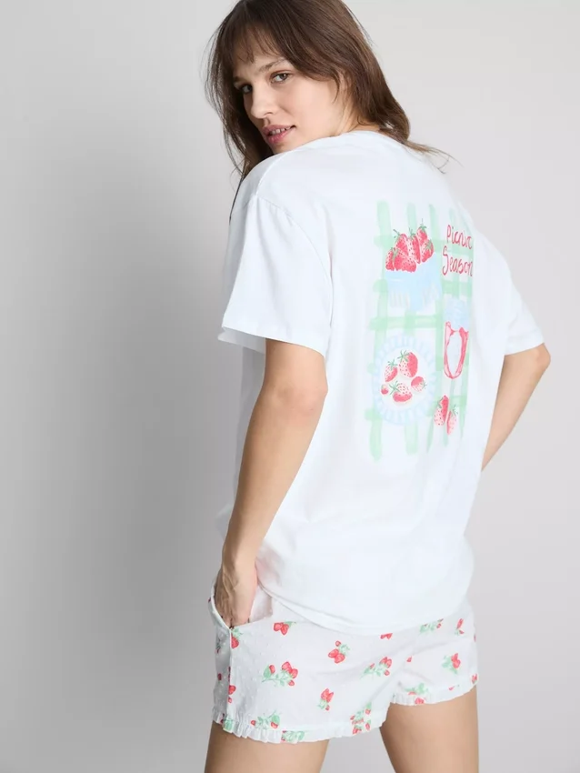 Graafinen pyjaman yläosa