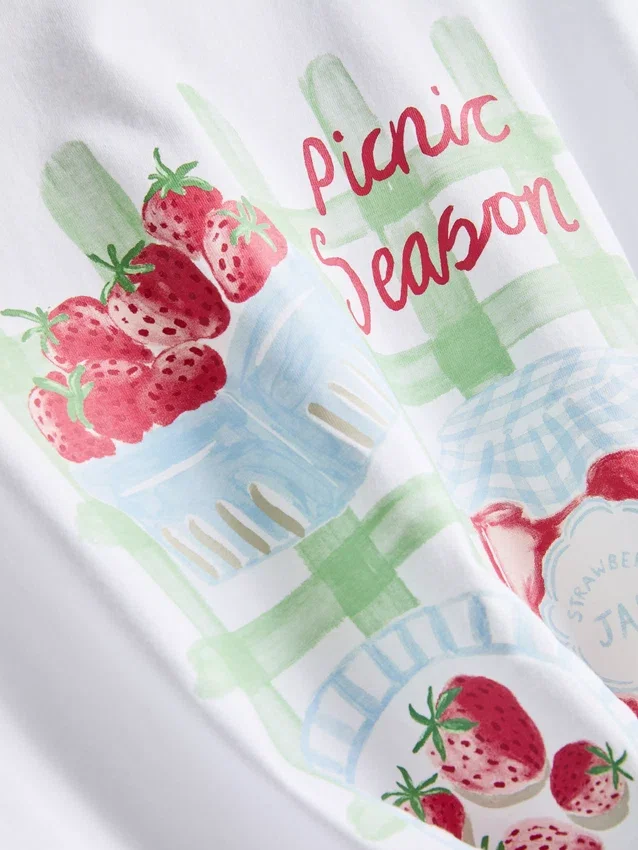 Graafinen pyjaman yläosa