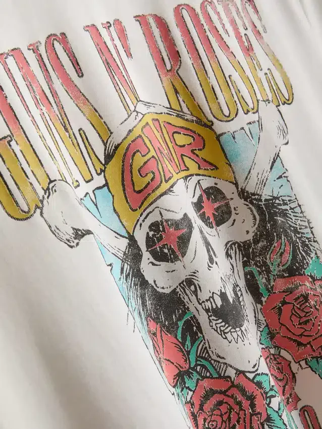 Guns N’ Roses -lyhythihainen pyjamasetti