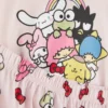 Hello Kitty ja ystävät -kuvioinen pyjamapaida