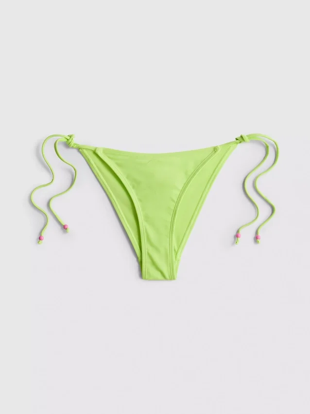 Helmillä koristellut, sivusta solmittavat bikinialushousut