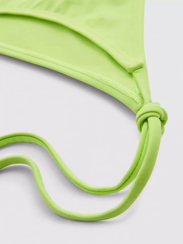 Helmillä koristellut, sivusta solmittavat bikinialushousut