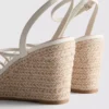 Hihnalliset espadrillat kiilakorkoisina