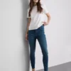 Huippulaadukkaat korkeavyötäröiset skinny-farkut