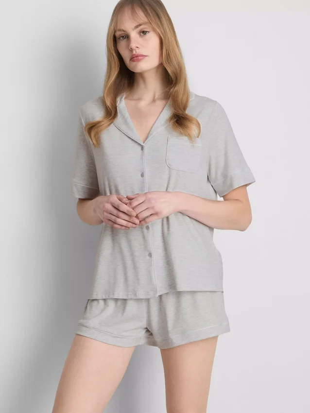 Jersey-poikaystävän tyyliset lyhyet pyjamasetit