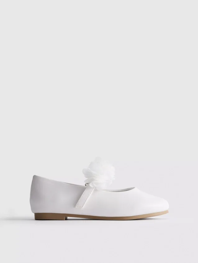 Juhlavat ballerinat kengät