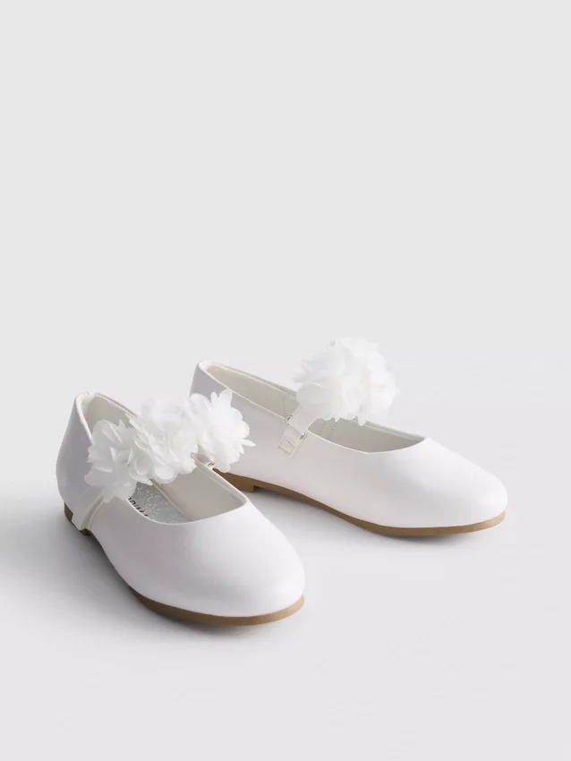 Juhlavat ballerinat kengät