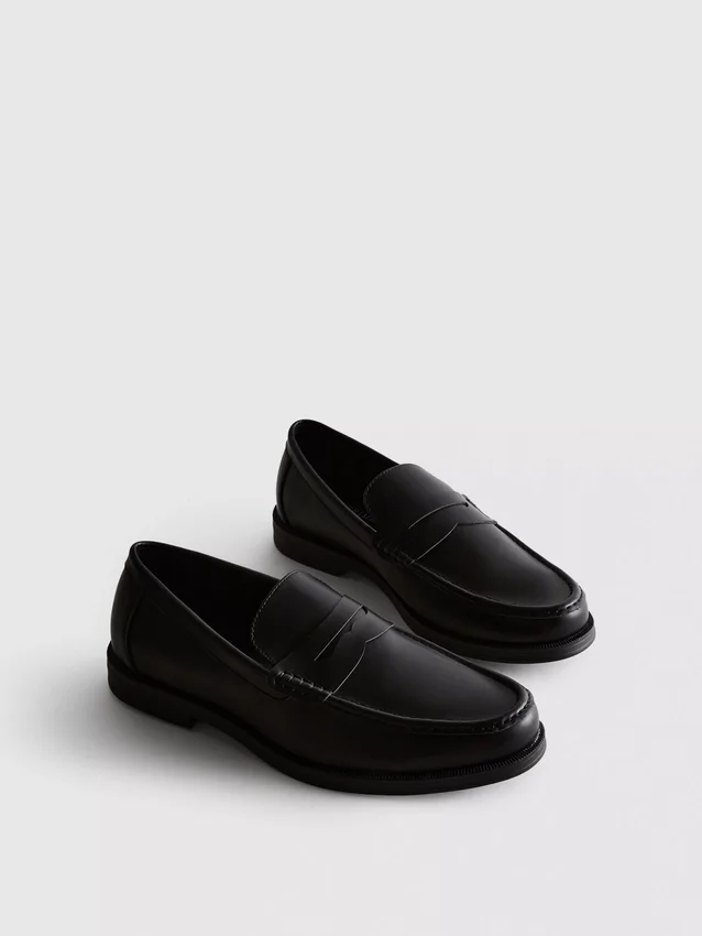 Juhlavat loaferit