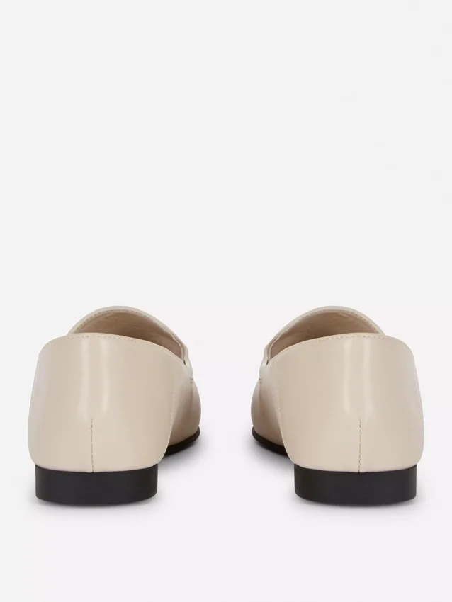 Juhlavat loaferit