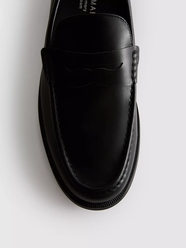 Juhlavat loaferit