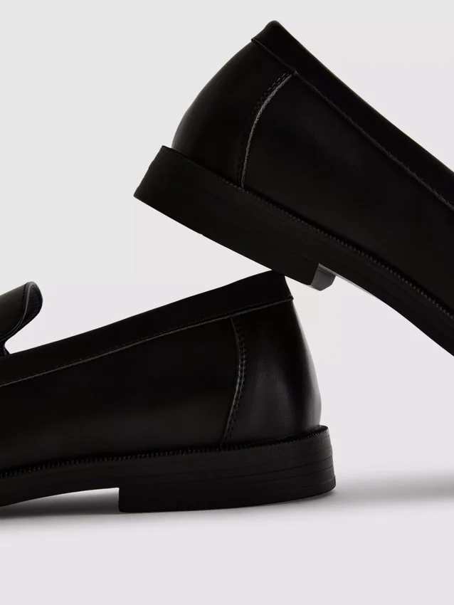 Juhlavat loaferit