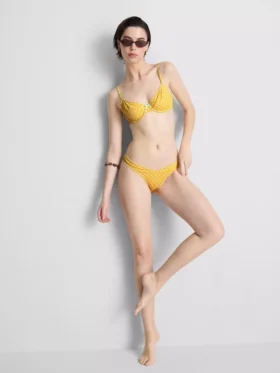 Kaarituellinen, sydänkaula-aukkoinen, pilkullinen bikiniliivi