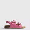 Kaksinkertaisella soljella varustetut slingback-sandaalit