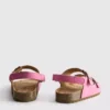 Kaksinkertaisella soljella varustetut slingback-sandaalit