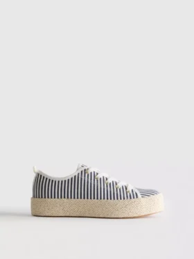 Kangas- ja juuttipohjaiset flatform-tennarit