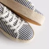 Kangas- ja juuttipohjaiset flatform-tennarit