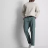 Kapeat chino-housut