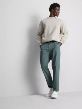 Kapeat chino-housut