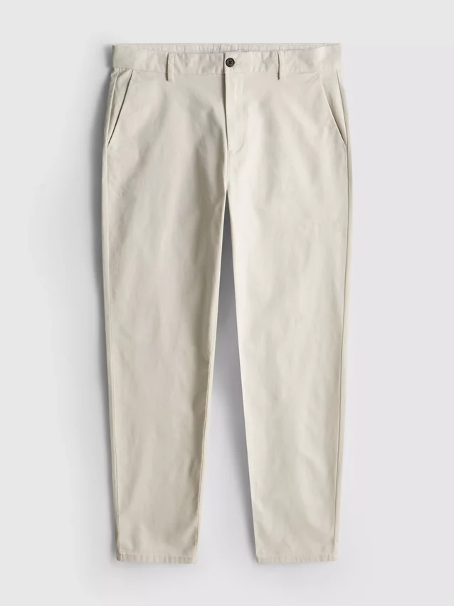 Kapeat chino-housut