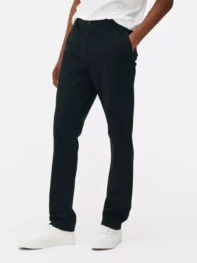 Kapeat joustavat chino-housut