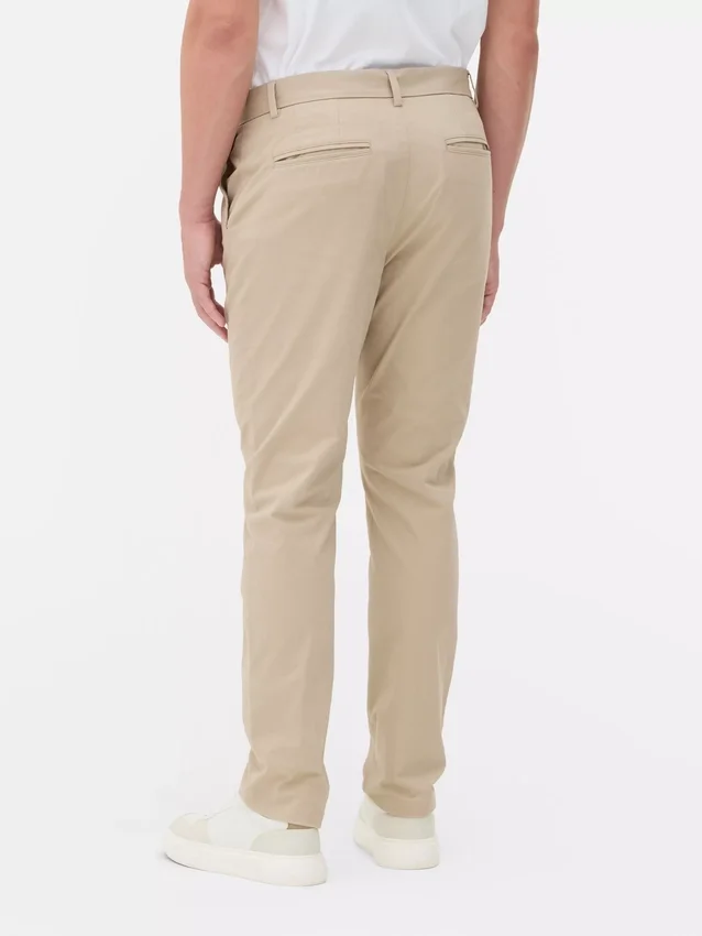 Kapeat joustavat chino-housut