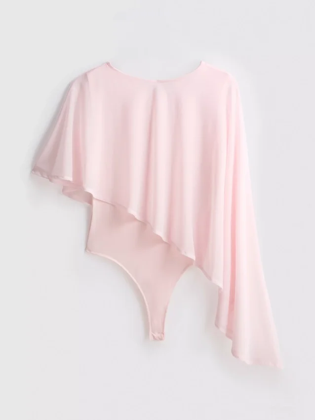 Kapemallinen bodysuit