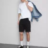Keskikorkeat, kapeat denimshortsit