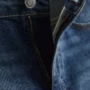 Keskikorkeat, kapeat denimshortsit