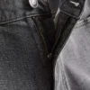 Keskikorkeat, kapeat denimshortsit