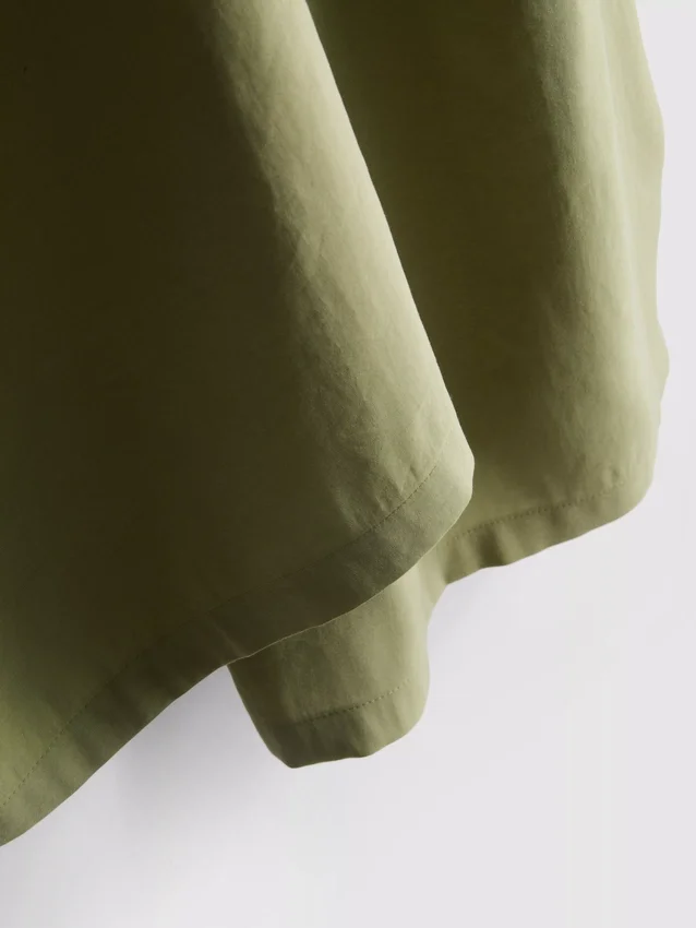 Keskikorkeat, leveälahkeiset culotte-housut