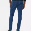 Keskikorkeat skinny-farkut