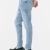 Keskikorkeat skinny-farkut