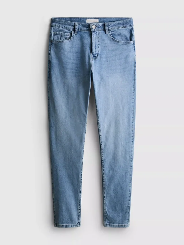 Keskikorkeat skinny-farkut