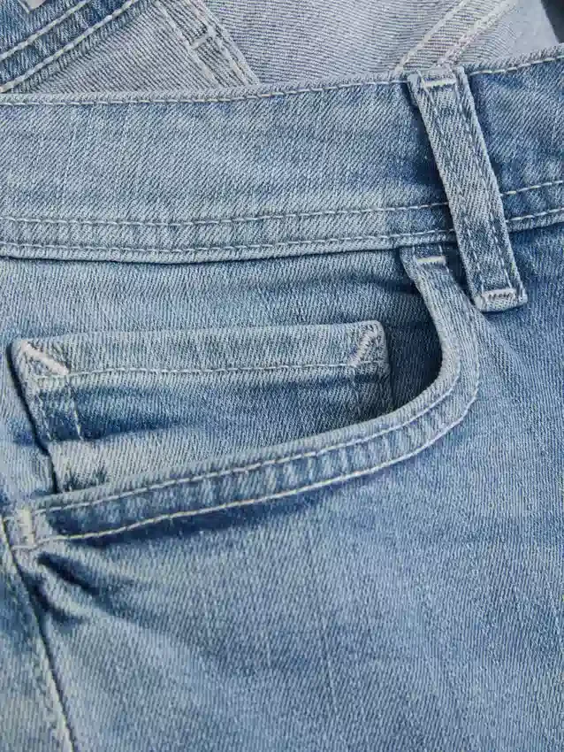 Keskikorkeat skinny-farkut