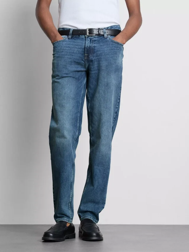 Keskikorkeat slim fit -farkut