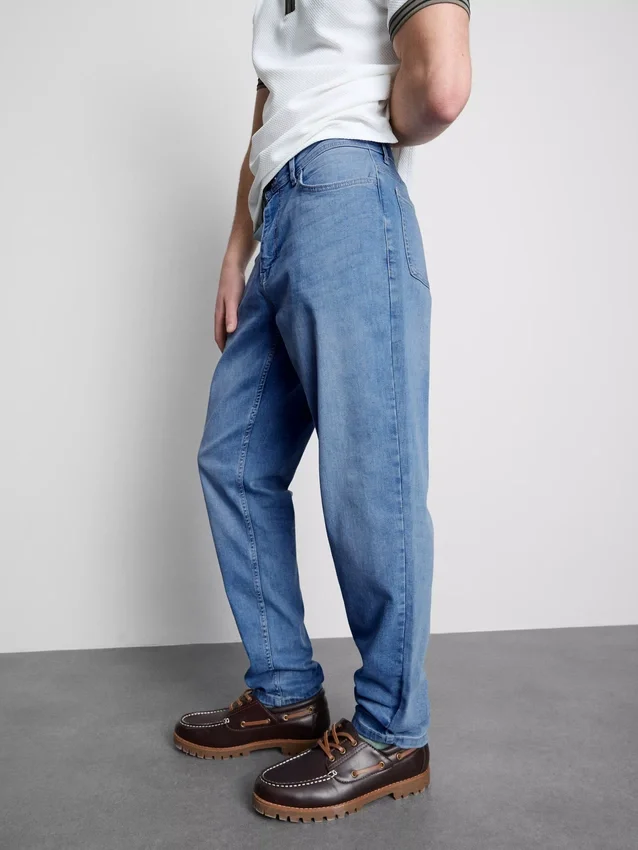 Keskikorkeat slim fit -farkut