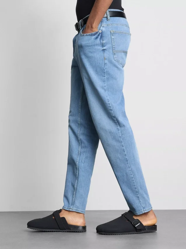Keskikorkeat slim fit -farkut