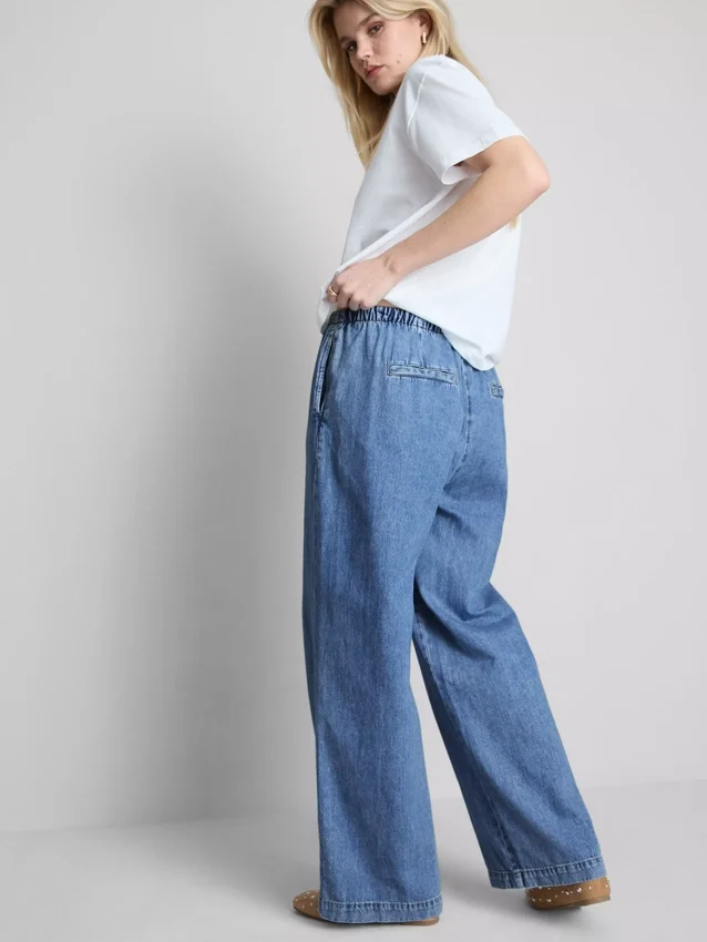 Keskikorkeat sweatpant-farkut