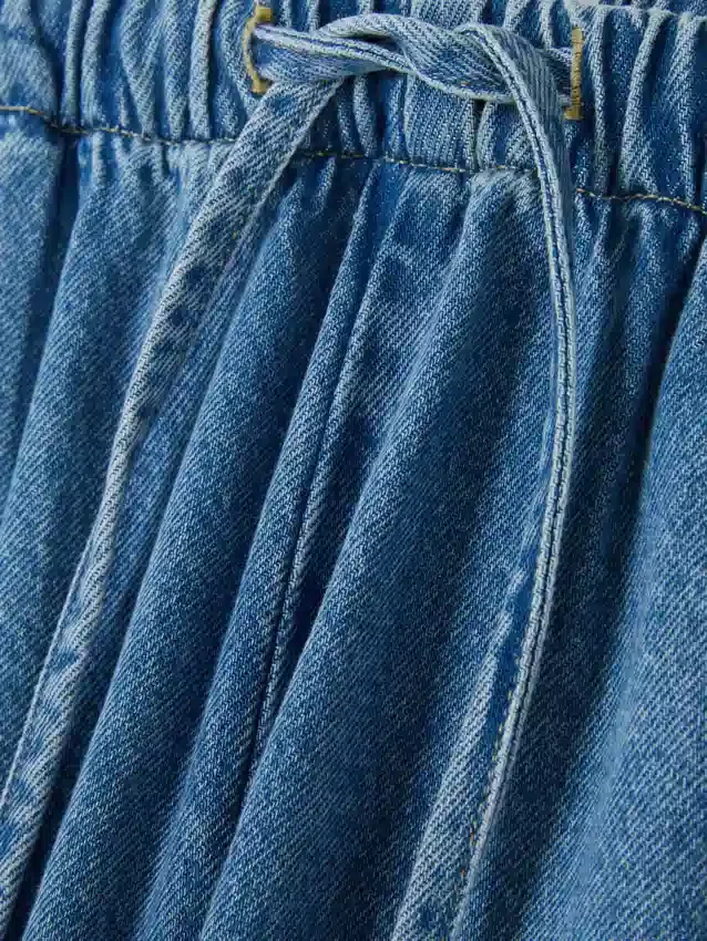 Keskikorkeat sweatpant-farkut