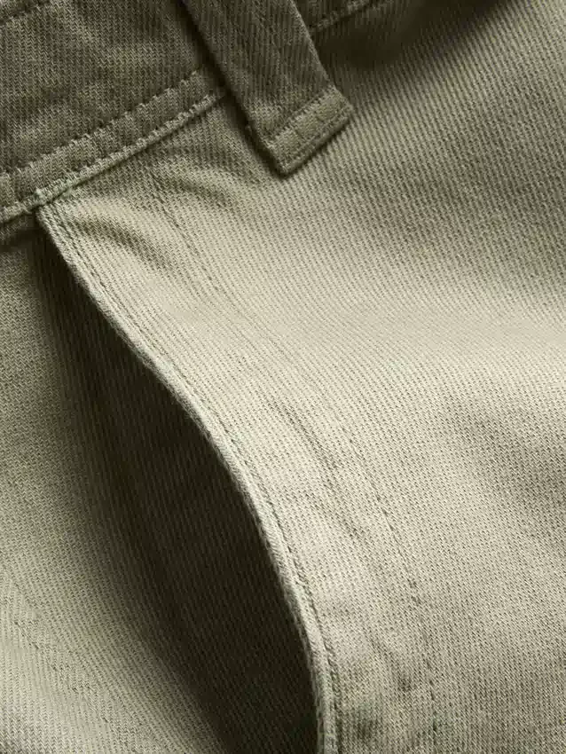 Keskikorkeat, väljät chino-housut