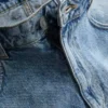 Keskikorkeat, väljät denimshortsit