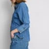 Keskikorkeat, ylös käännettävät denimshortsit