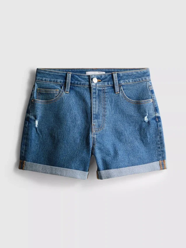Keskikorkeat, ylös käännettävät denimshortsit